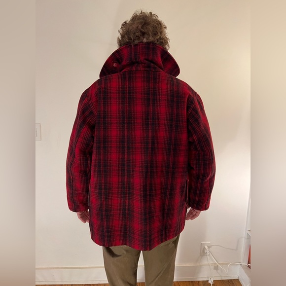 Vintage Woolrich plaid coat. - Picture 7 of 9